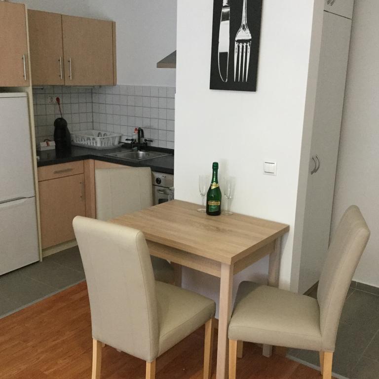 Adam'S Apartment And Free Parking 布达佩斯 外观 照片