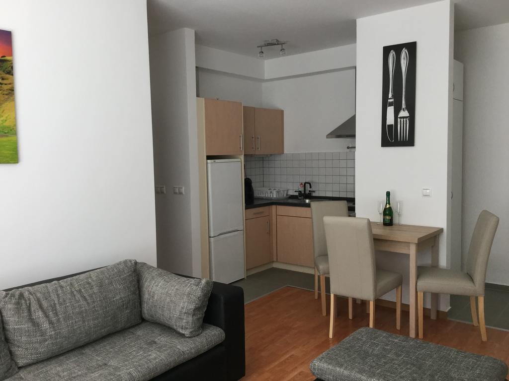 Adam'S Apartment And Free Parking 布达佩斯 外观 照片