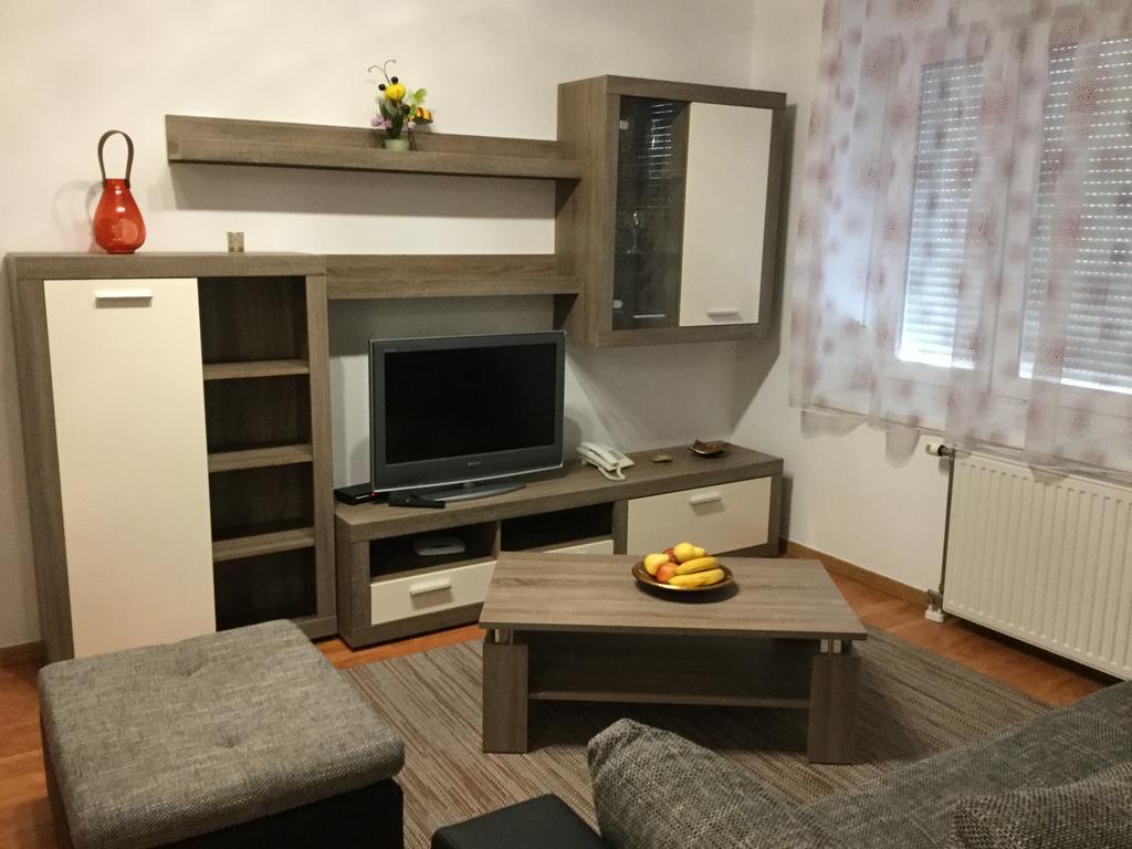 Adam'S Apartment And Free Parking 布达佩斯 外观 照片